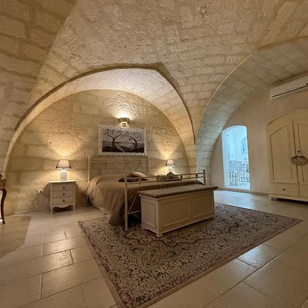 Suite Cavour Luxury Home Taranto Ngoại thất bức ảnh
