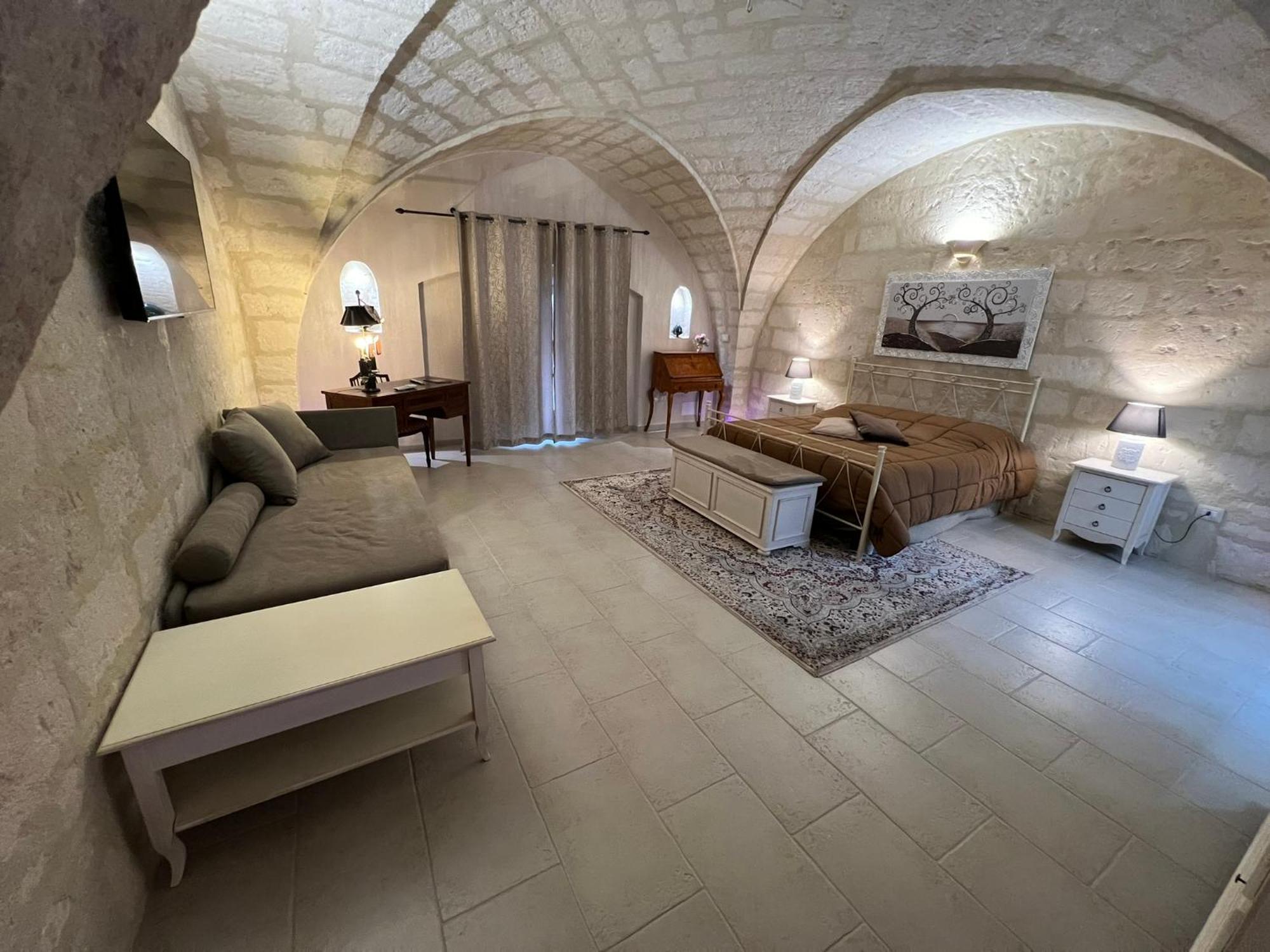 Suite Cavour Luxury Home Taranto Ngoại thất bức ảnh