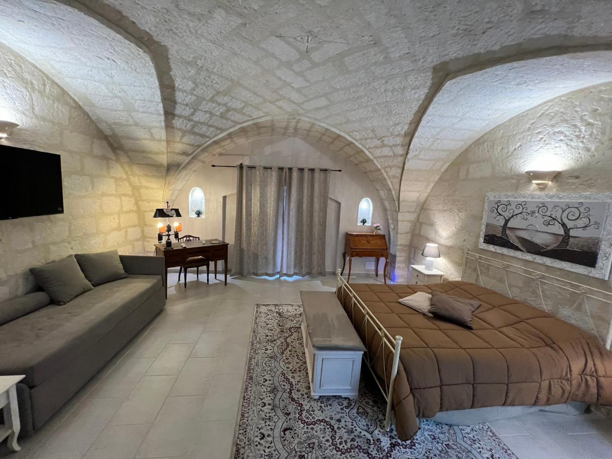Suite Cavour Luxury Home Taranto Ngoại thất bức ảnh