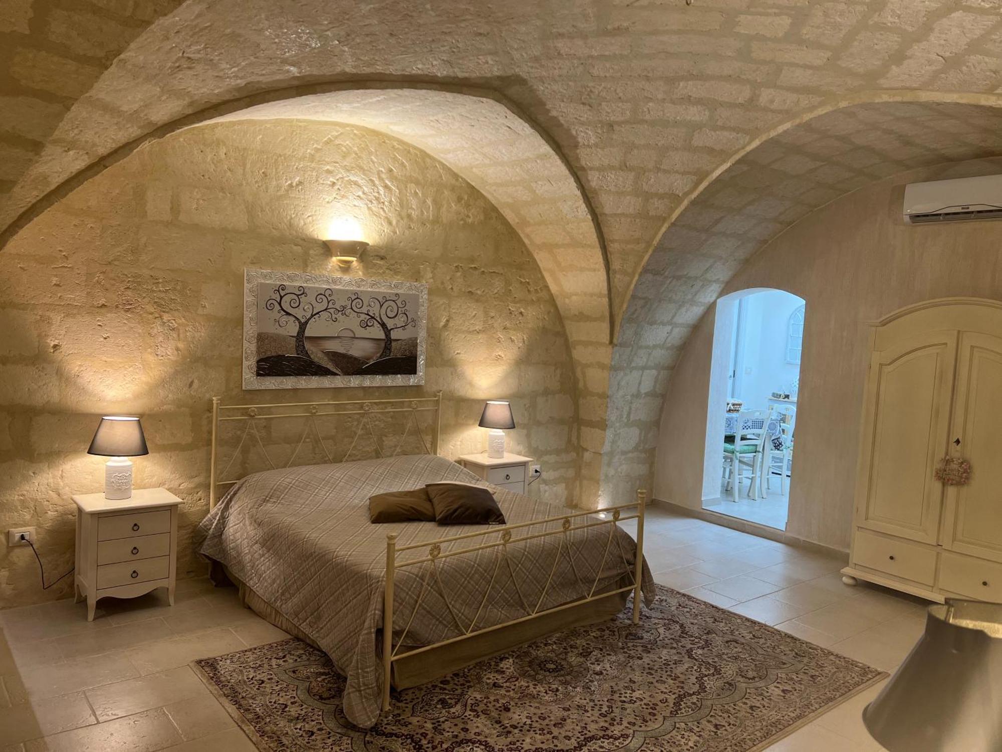 Suite Cavour Luxury Home Taranto Ngoại thất bức ảnh