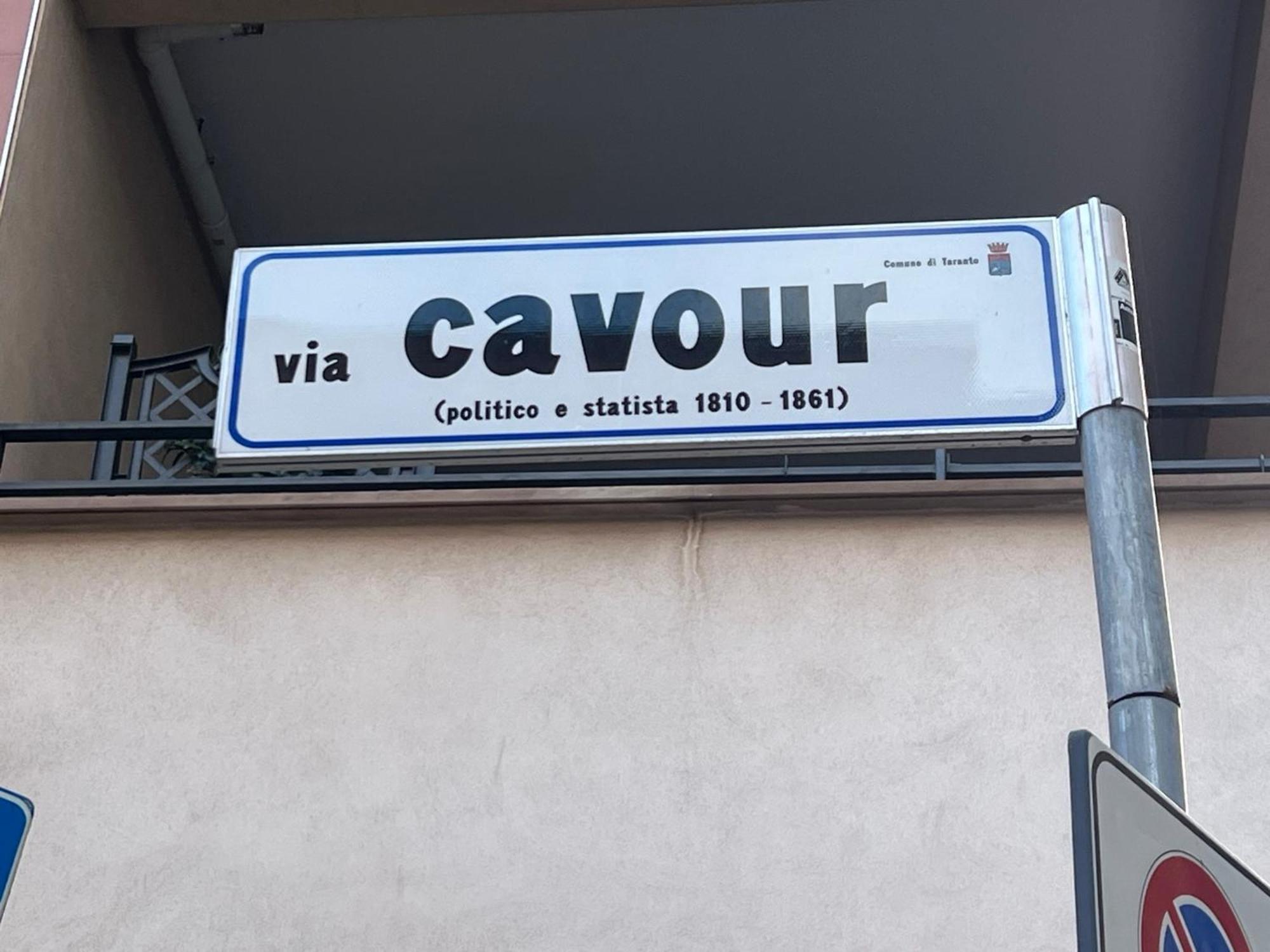 Suite Cavour Luxury Home Taranto Ngoại thất bức ảnh