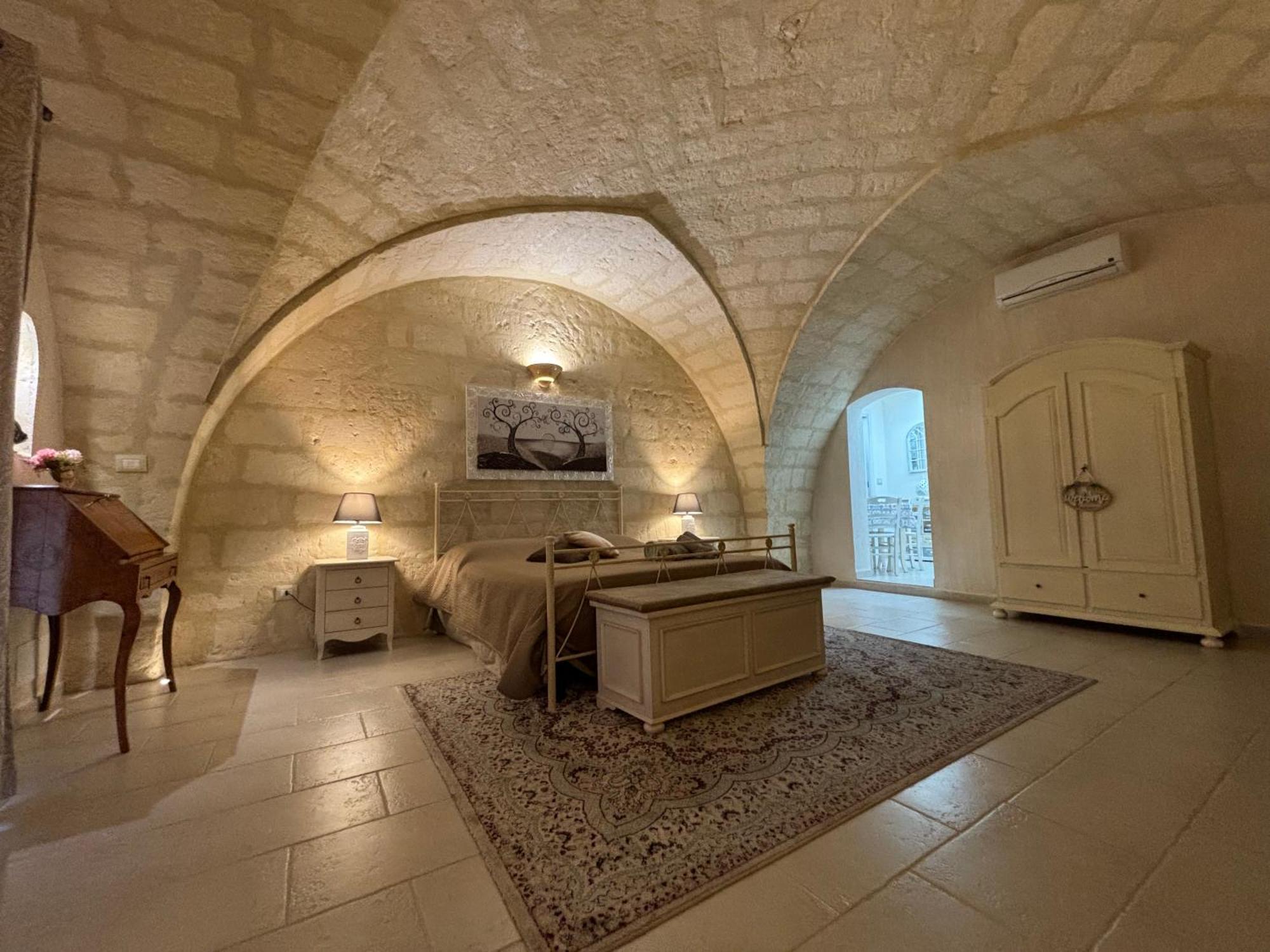Suite Cavour Luxury Home Taranto Ngoại thất bức ảnh