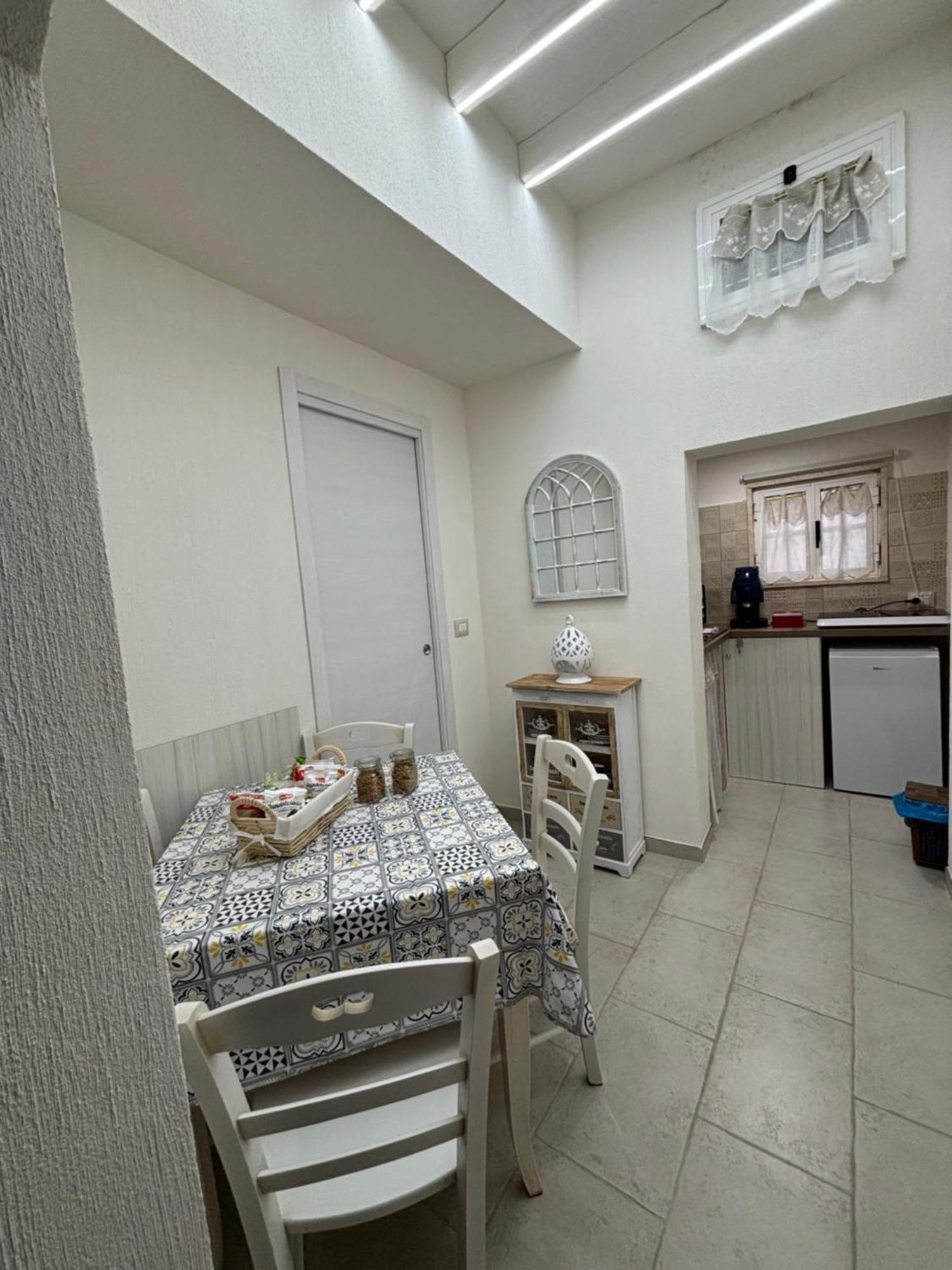 Suite Cavour Luxury Home Taranto Ngoại thất bức ảnh